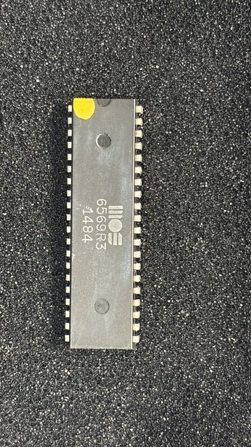 Original Commodore 64 VIC II VIDEO CHIP - 6569R3 - Tested & Working