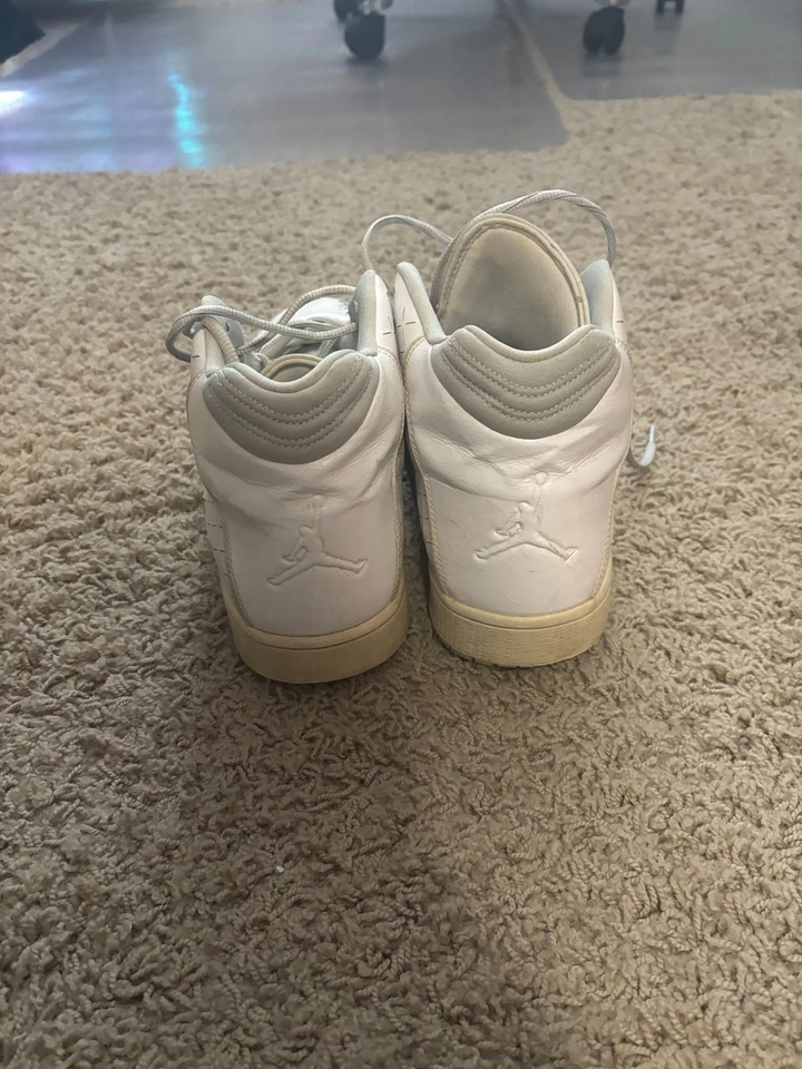 Size 12.5 - Jordan Illusion White Wolf Grey - Image 2 of 4