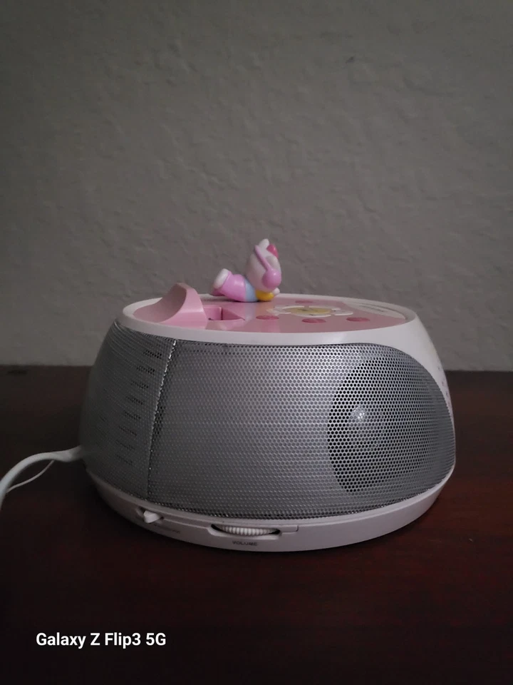 Hello Kitty Vintage 2006 Radio, I pod Charger, Alarm Clock Radio In Good Shape - Image 4 of 4