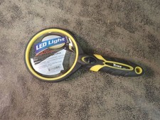 New Titan 15029 4.4x Magnifying Glass With LED Light/Needs Batteries BN44 
