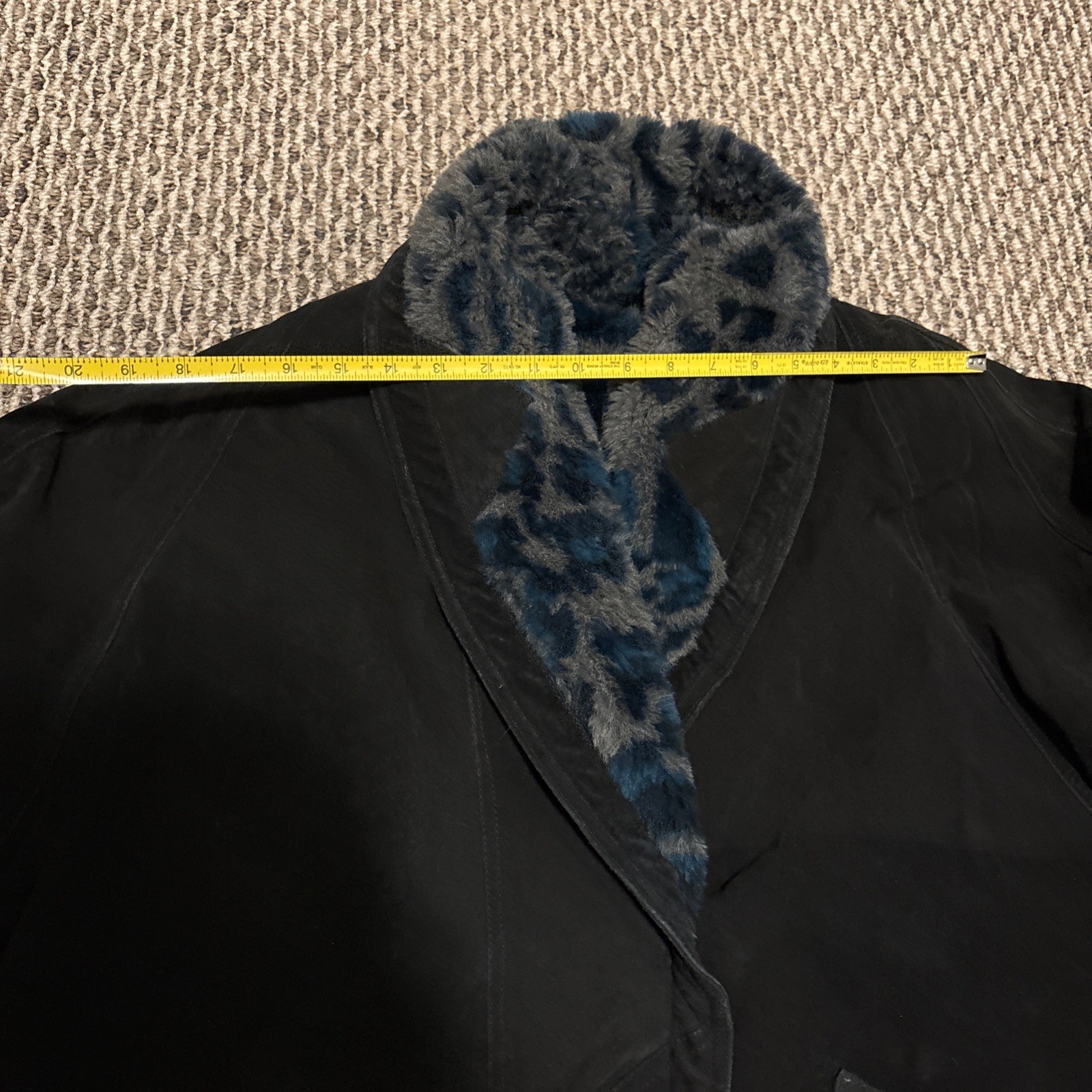 Reversible (Missing Button)** Pierre La Del Leath… - image 5