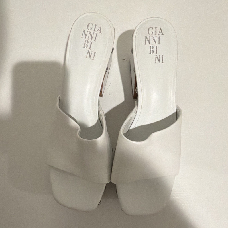 Gianni Bini Women’s Studded Slide Sandals US 10 White Leather New w/ Defects
