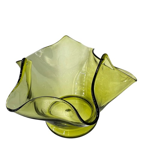 Vintage Green Hand-Blown Art Glass Handkerchief Stretch Swung 6.5" x 9" Bowl - Picture 13 of 14