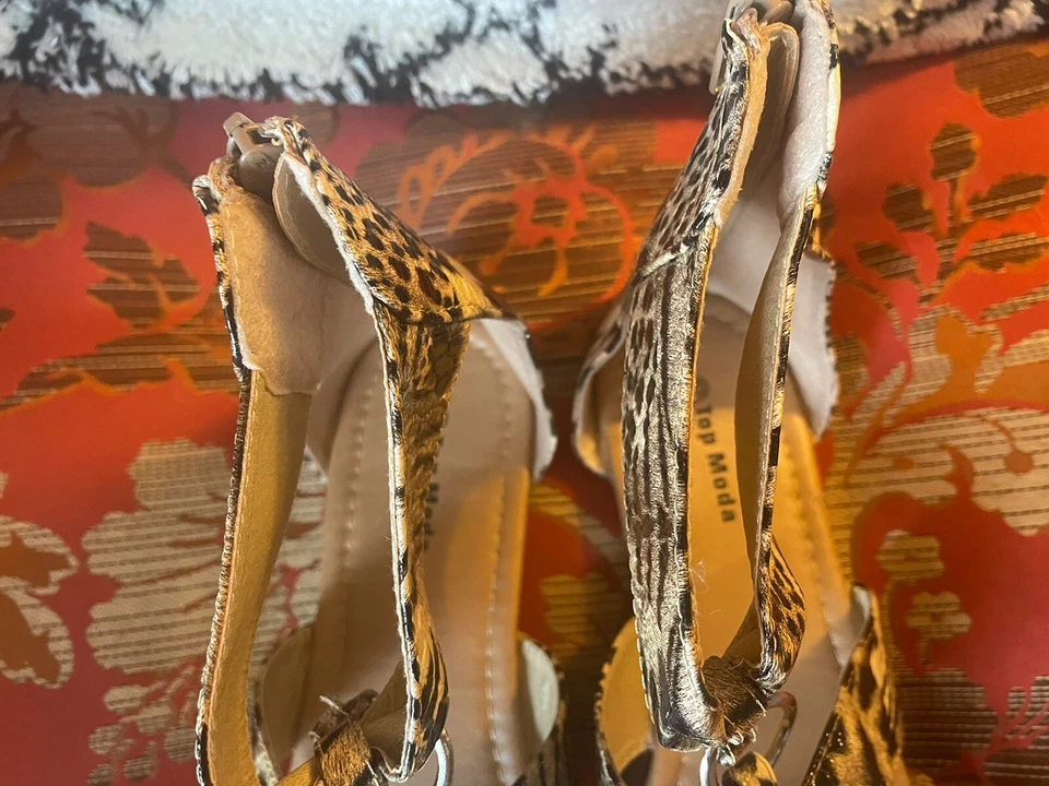 Top Moda NWOB 10 Ankle Sandals Vegan Back Zip Animal Print Fun Boho Warm Weather - Image 4 of 4