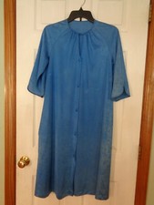 VINTAGE VANITY FAIR NYLON BUTTON FRONT ROBE 3/4 SLEEVES BLUE ON BLUE FLORAL S