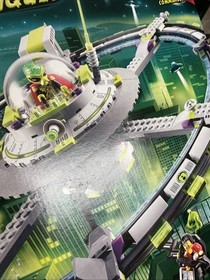 LEGO Space: Alien Mothership (7065) new sealed damage to box