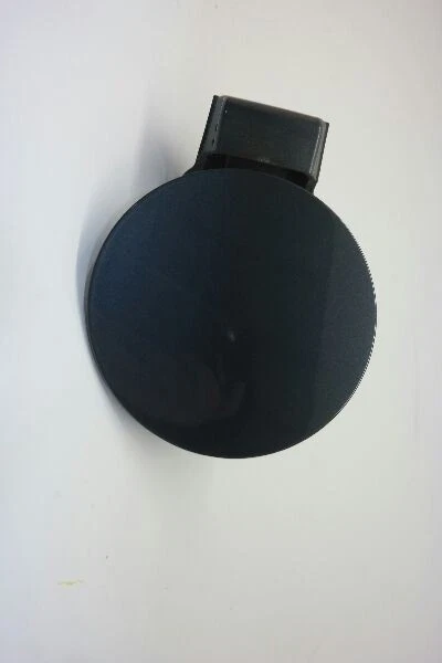 Puerta de llenado de combustible azul Kia Sportage 2016-2012 Foto 2 de 4