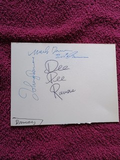 The Ramones Autogramm signed Karteikarte leicht vergilbt
