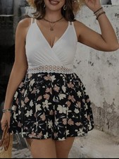 Plus Size Floral Print Two Tone Shorts Romper