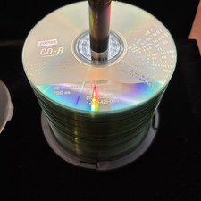 81 pcs Staples 52X Speed 80 Minutes/700 MB CD-R Recordable Discs
