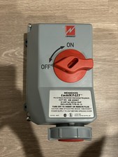 Mennekes ME430M17 30A 3PH 480V 20HP Pin/Sleeve Switched Interlock Receptacle