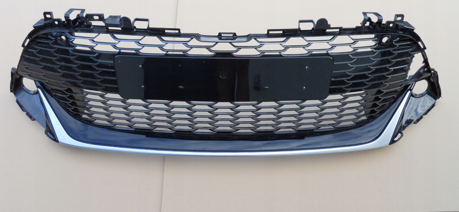 Kühlergrill Toyota COROLLA E21 FRONTGRILL 52114YY010 Kühlergitter  