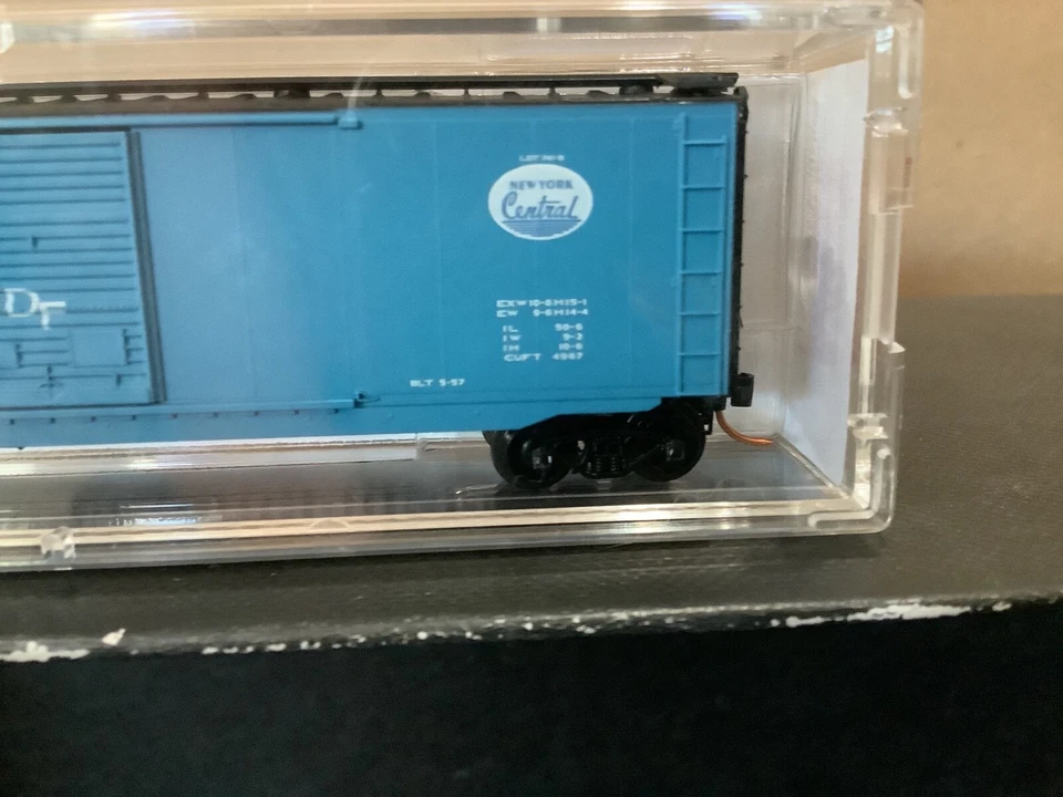 NYC N Scale 50' Box Car Light Blue w/black roof Micro-Trains #031 00 310-MINT - Image 3 of 4