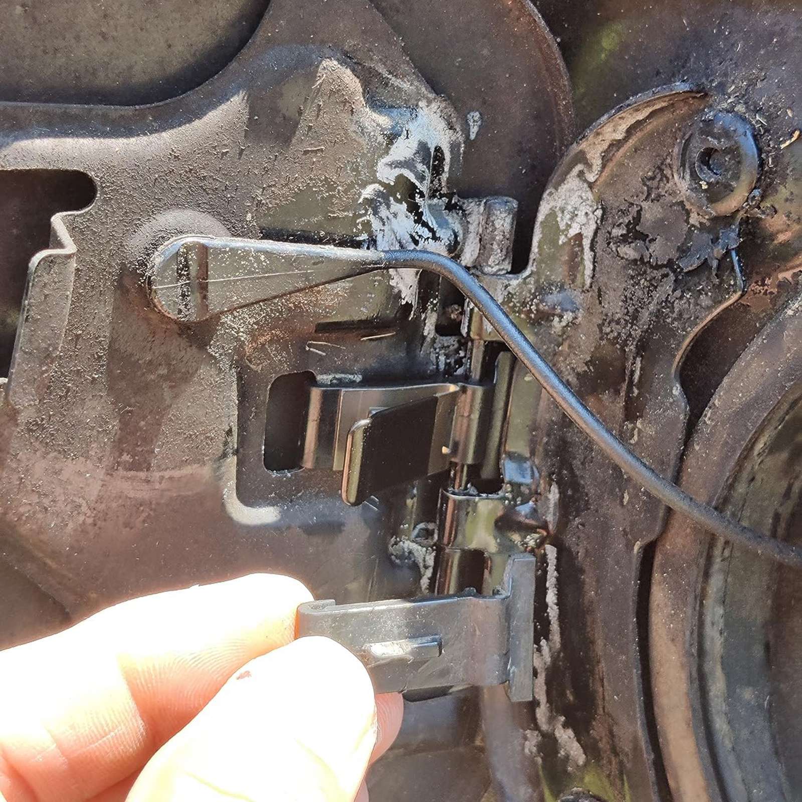 NEW FOR Toyota Fuel Door Hinge Spring 7736022020 Avalon Camry Land