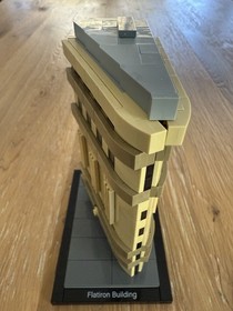 LEGO ARCHITECTURE: Flatiron Building, New York (21023)