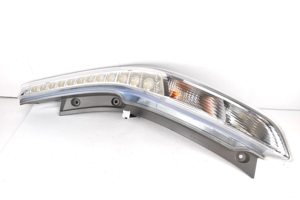 原始设备制造商 2015 2016 年 2017 年日产 Leaf 尾灯右乘客侧测试 ✅ — 第 2/4 张图片