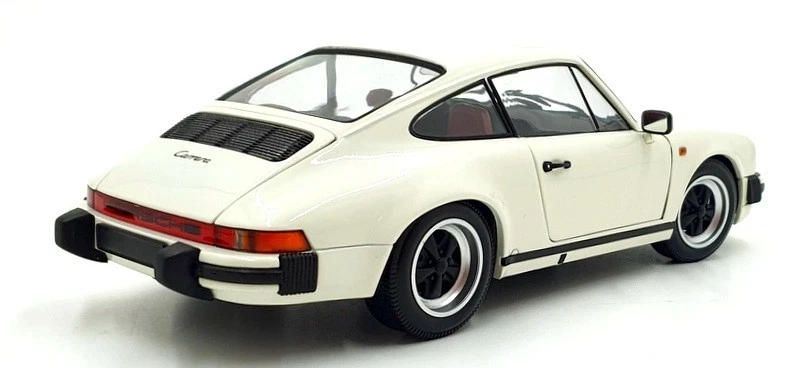Minichamps 1/18 Scale 100 063024 1983 Porsche 911 Carrera Coupe 3.2 - White - Image 2 of 4