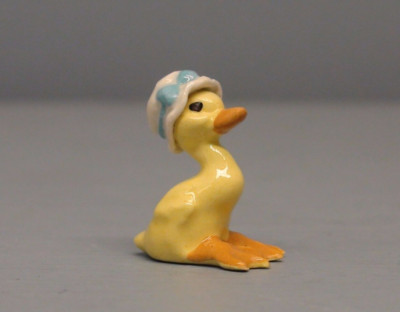 Retired Hagen Renaker Sister Goose In Bonnet