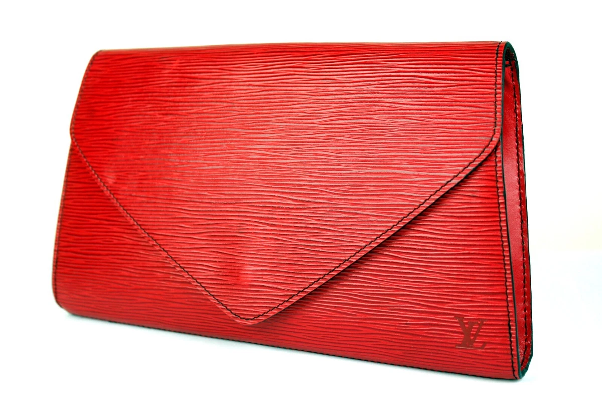 bag review: Louis Vuitton Epi Pochette Accessoires 23 