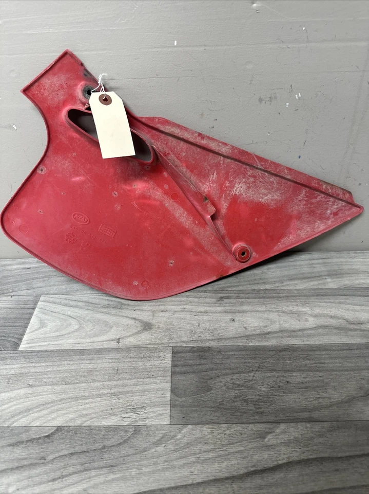 1995 ATK 605 DSES LEFT SIDE PANEL PART# 060013 - Image 2 of 3