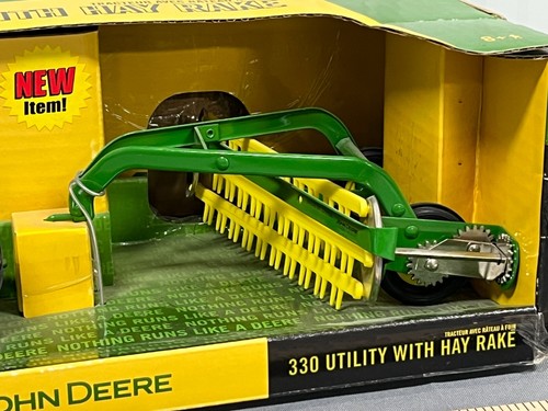 John Deere 330 Utility Tractor w/ Hay Rake SET NIB 1:16 Ertl DieCast RARE SET - Picture 5 of 8