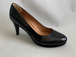 nine west crocodile pumps