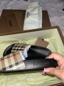 women burberry slides