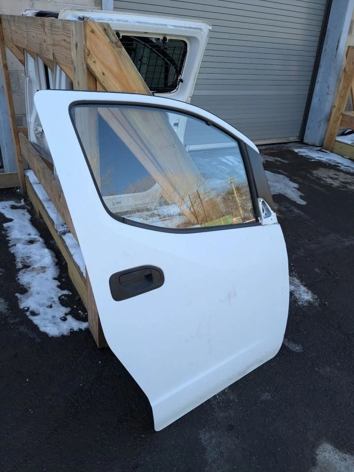 (LOCAL PICKUP ONLY) Passenger Right Front Door Fits 15-18 CITY EXPRESS 768327 Foto 2 de 4