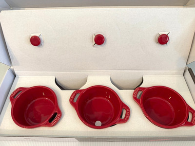 NEW In Box STAUB Ceramique 3-pc Mini 4'' Round Cocotte Set ~ CHERRY
