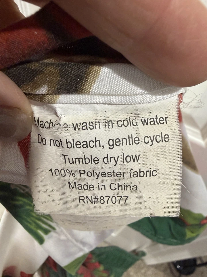 Juego de edredón de Navidad con cardenales y flores de pascua - ropa de cama navideña, 100 % poliéster Foto 3 de 3