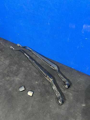 01-05 LEXUS JCE10L IS300 SET OF 2 FRONT LEFT & RIGHT WINDSHIELD WIPER ARM OEM - Picture 2 of 4
