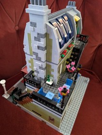 LEGO Creator Expert: Parisian Restaurant (10243) INCOMPLETE