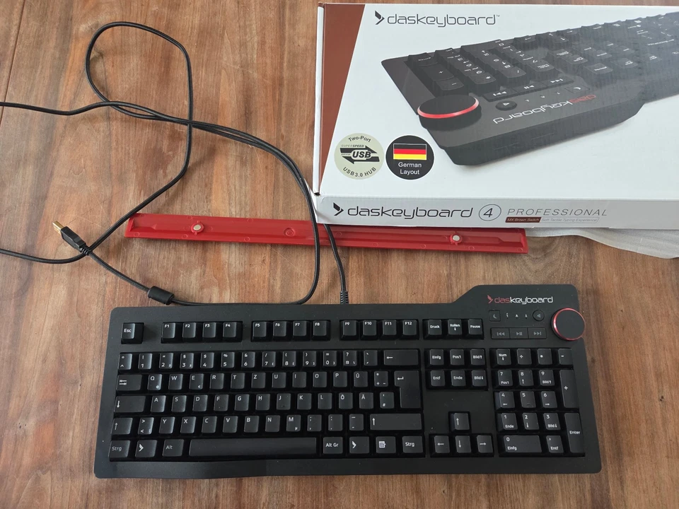 Das Keyboard 4 Professional, mechanische Tastatur, Cherry MX blue Switche clicky - Bild 2 von 4