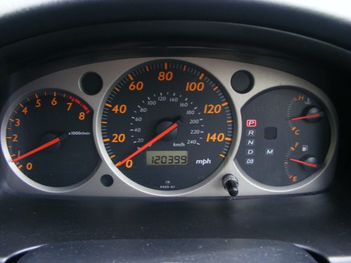 WOW!! A VERY RARE 2002 HONDA STREAM 2.0 i-VTEC SE SPORT 7 SEATER MPV PETROL AUTO - Picture 12 of 24