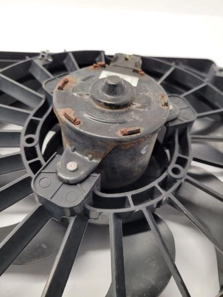 Conjunto de ventilador de radiador de motor Chevrolet Impala 2006-2011  Foto 2 de 4