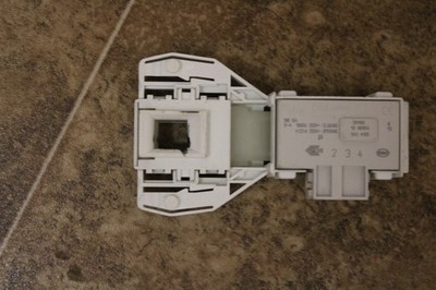 INDESIT IWC71252 Waschmaschine TÜRSCHLOSS