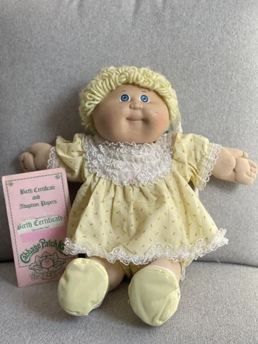 Vintage Cabbage Patch Doll 1982 Blonde  Blue Eye with original Birth Certificate