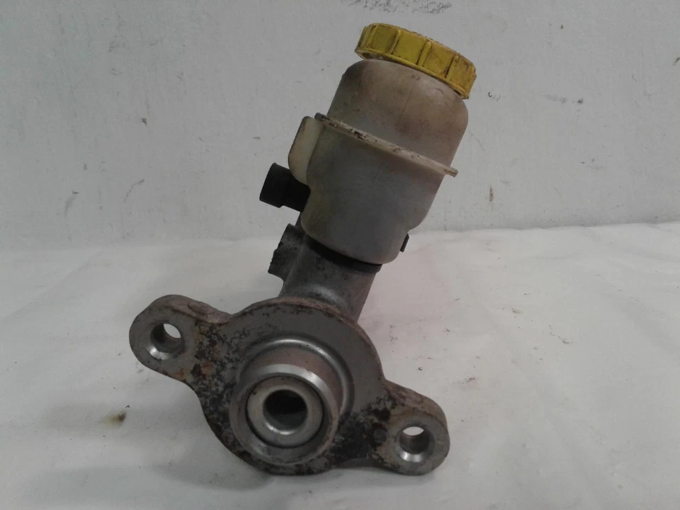 Cilindro maestro de freno usado se adapta a: Dodge Stratus 1998 con ABS grado A Foto 3 de 4