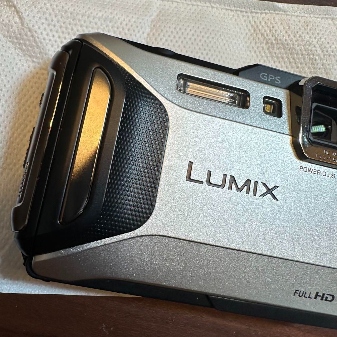 Panasonic LUMIX DMC-TS5 / DMC-FT5 16.1MP Digital Camera Panasonic LUMIX DMC-TS5 / DMC-FT5 16.1MP Digital Camera