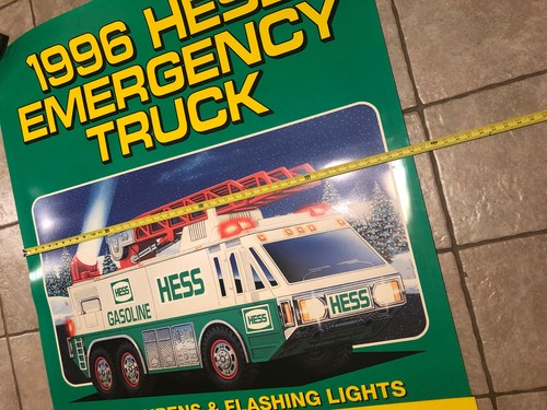 HESS 1996 PLASTIC POSTER SIGN FOR THE EMERGENCY TRUCK W/ YELLOW BOTTOM - 58"X46" - Picture 4 of 5