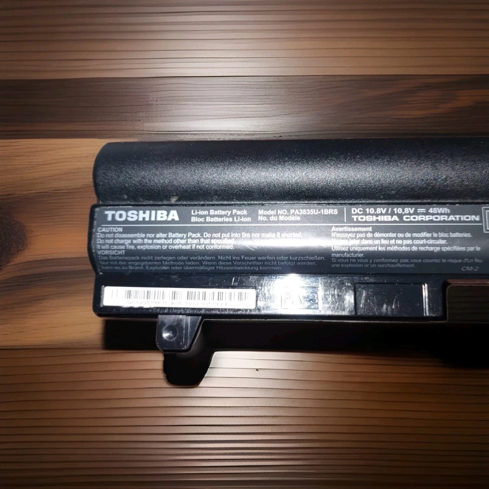 Toshiba Battery PA3835U-1BRS OEM For Laptop 6 Cell Li-ion 10.8V 48Wh (Used) - Image 2 of 4