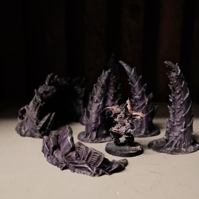 Warhammer 40k / Kill team / Terrain / Tyraniden /  Chaos / gut bemalt