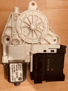 VW Golf 5 Variant 1K5 Bj.09 Fensterhebermotor vorne rechts 1K5837402AH