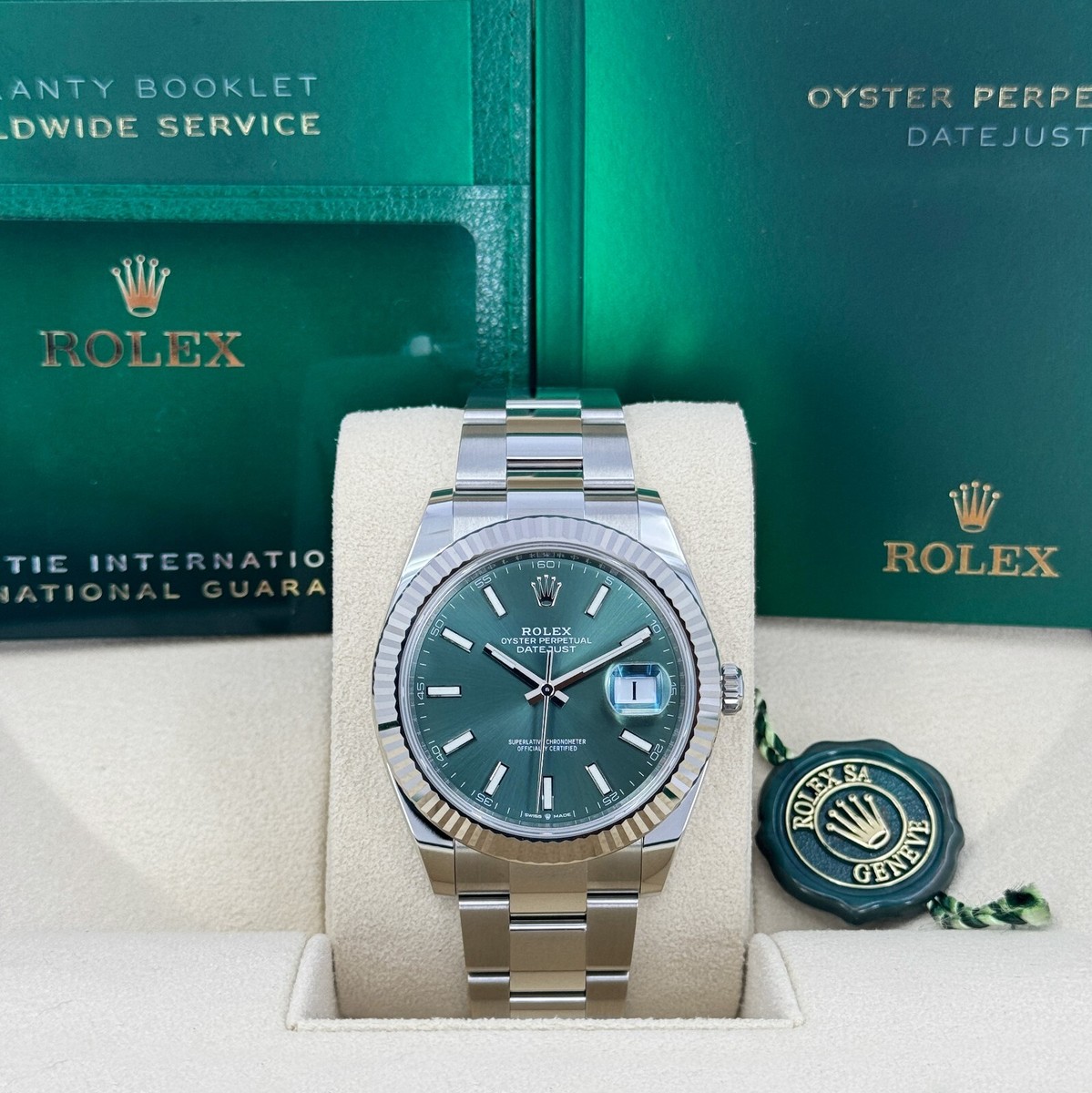 2026 Rolex Datejust 41, Green Oyster, Unworn Full Set, 126334-0027