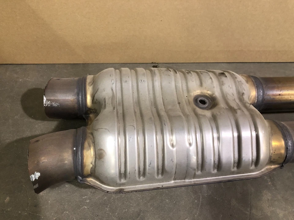 TUBO RESONADOR ESCAPE BMW G11 G12 750i N63 16-19 *corte* 1303 OEM Foto 3 de 4