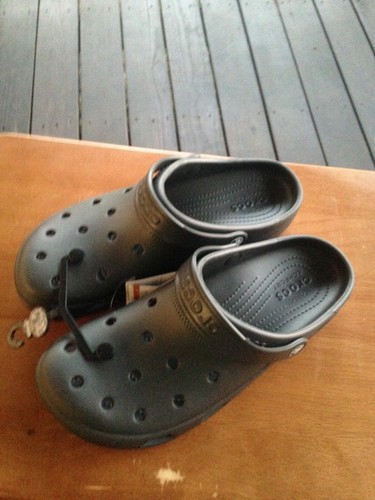 CROCS Unisex Gray Coast Clog Size Men 