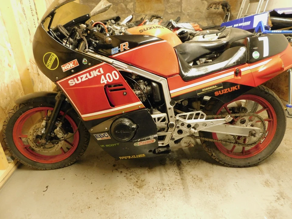 GSXR 400 GK71B FRONT BRAKE CALIPERS 1985 - Image 2 of 4