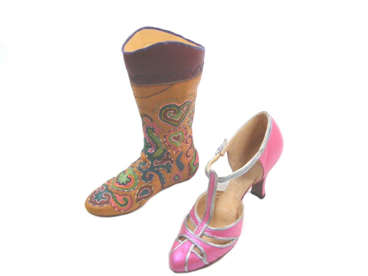 Just the right shoe **Stepping Out in Georgetown** Collector Set 25782 2002