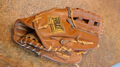 VINTAGE EVERLAST BASEBALL GLOVE-MODEL 536-BASEBALL STAR-CATCH-A