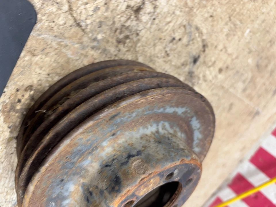 Dodge W150 D250 318 1981-1993 360 cuádruple ranura cigüeñal polea correa en V 5,2 5,9 Foto 2 de 4